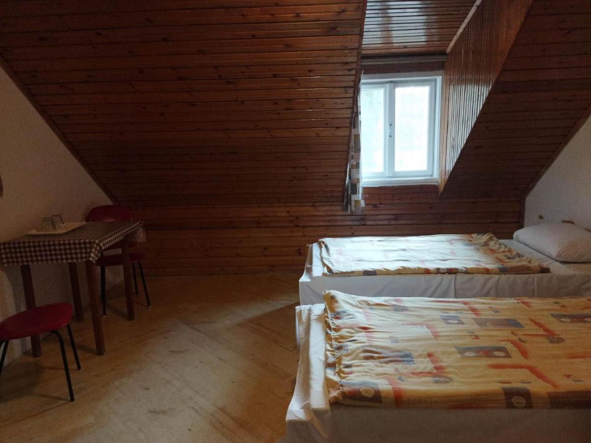 Mecsek Viragai Lak Apartment *